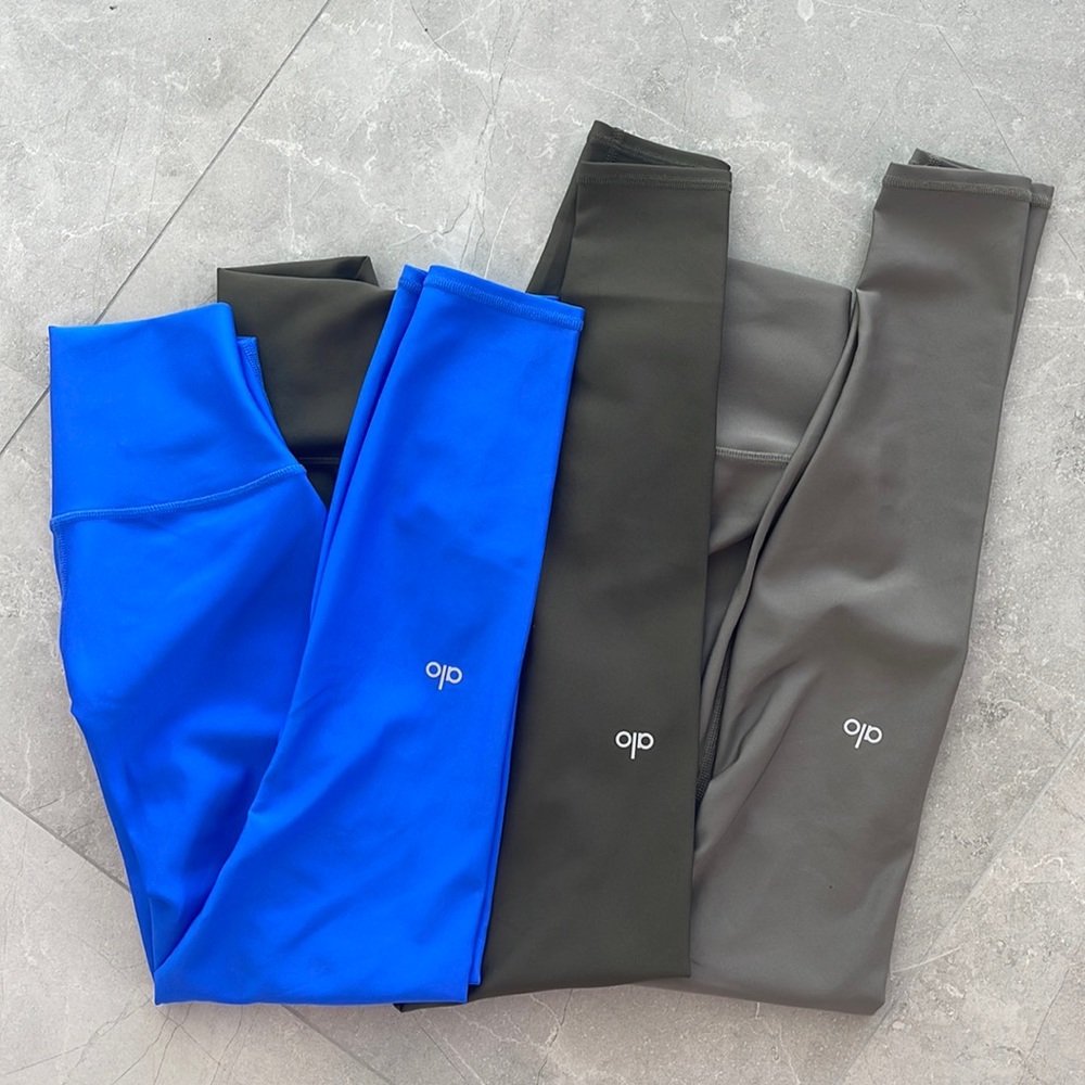 3 Pairs of Alo Yoga Leggings in Perfect Condition
